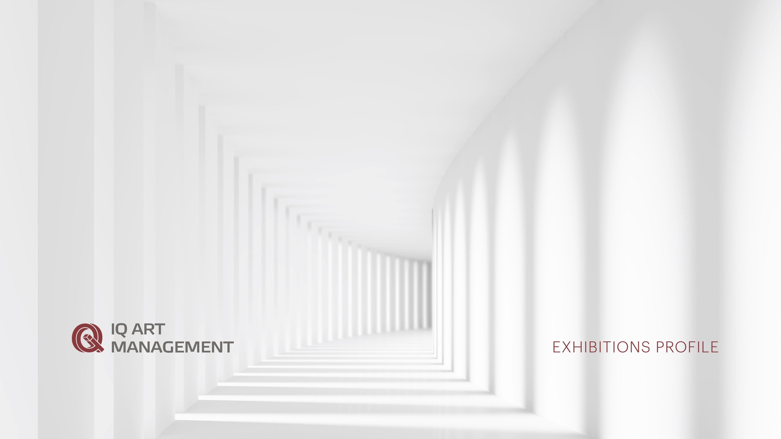 Обложка брошюры IQ Art Management «Exhibitions Profile» крупно: белая колоннада, логотип в левом нижнем углу